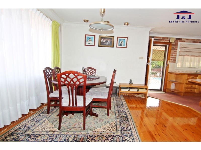 4 Esther St, Winston Hills NSW 2153