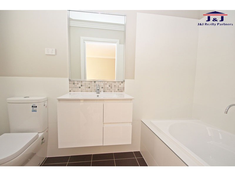 34 Potts Lane, Potts Hill NSW 2143