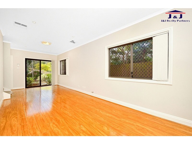 13 Honiton Ave, Carlingford NSW 2118