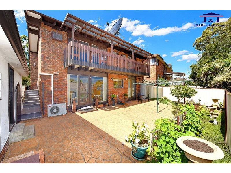 9 Robin Place, Roselands NSW 2196