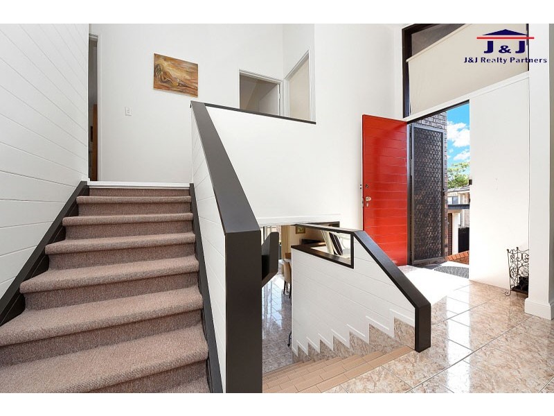 9 Robin Place, Roselands NSW 2196