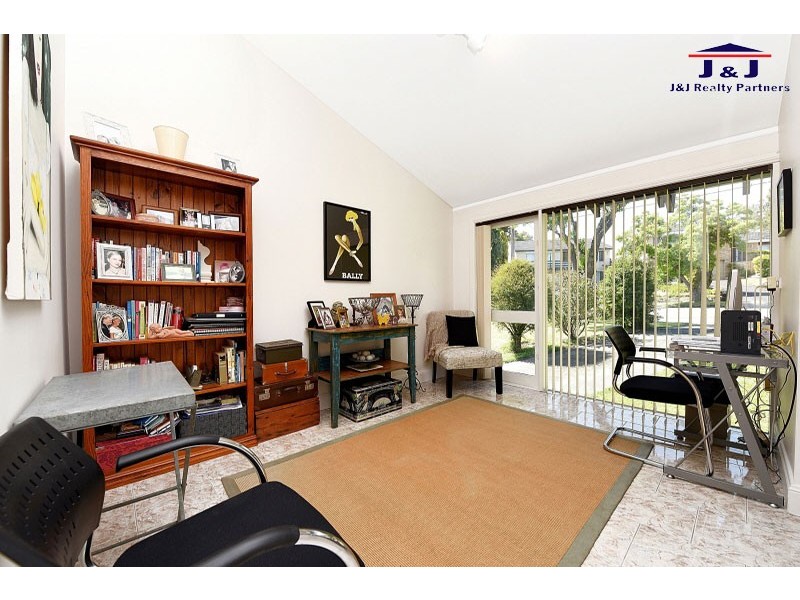 9 Robin Place, Roselands NSW 2196