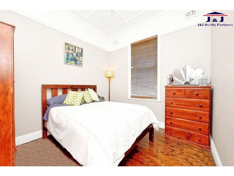 11 Park Rd, Burwood NSW 2134