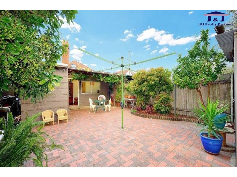 11 Park Rd, Burwood NSW 2134