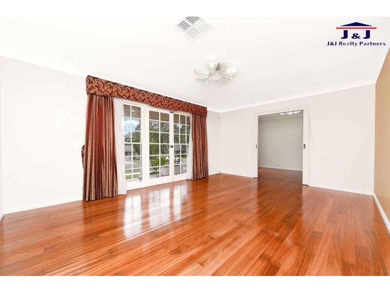 49 Glanmire Rd, Baulkham Hills NSW 2153