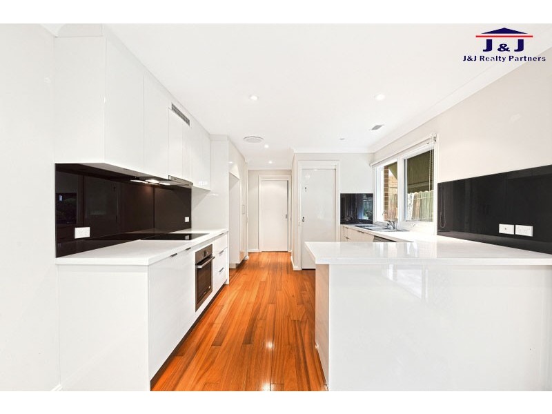 49 Glanmire Rd, Baulkham Hills NSW 2153