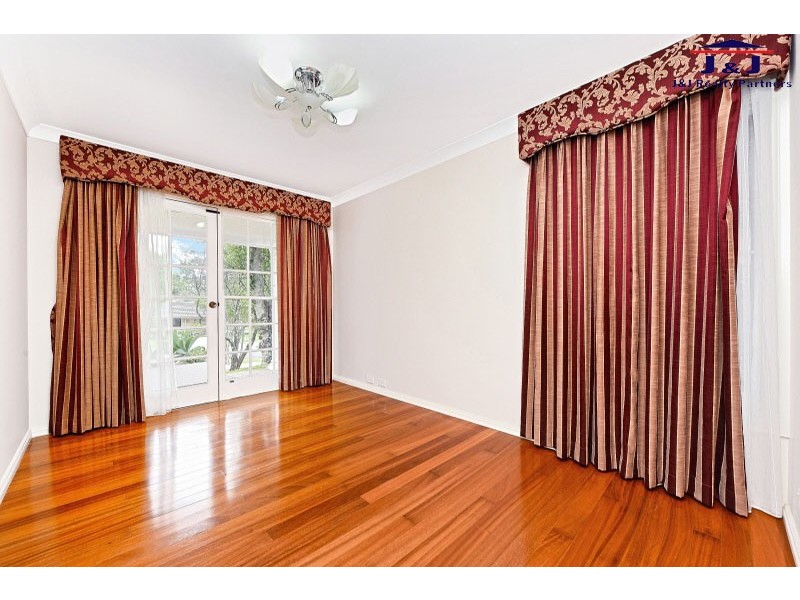 49 Glanmire Rd, Baulkham Hills NSW 2153