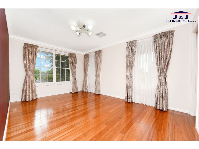 49 Glanmire Rd, Baulkham Hills NSW 2153