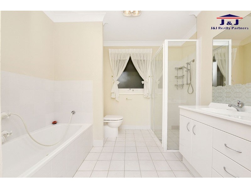 49 Glanmire Rd, Baulkham Hills NSW 2153