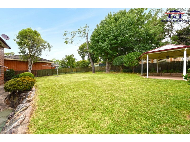 49 Glanmire Rd, Baulkham Hills NSW 2153