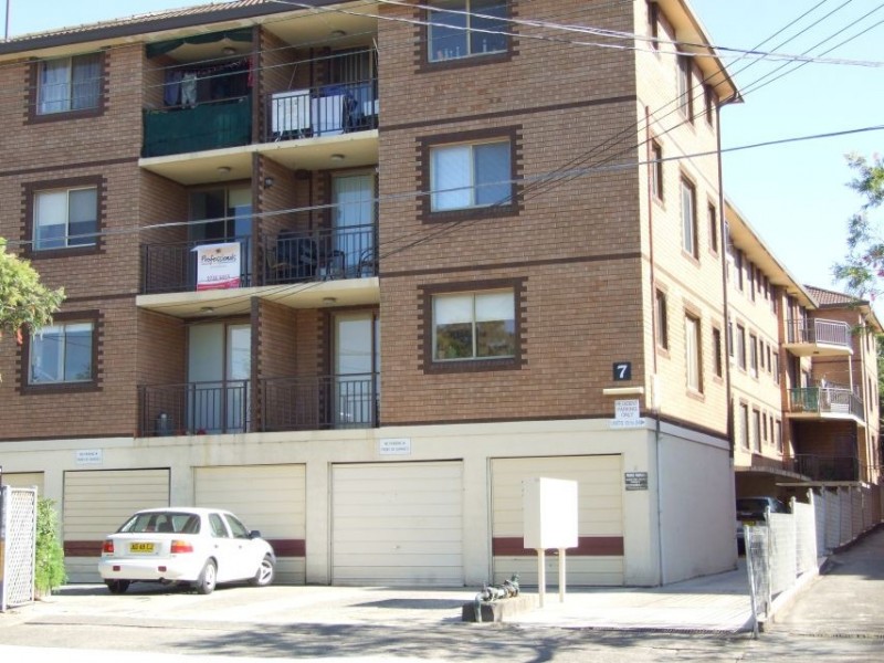 22/7 Myers St, Roselands NSW 2196