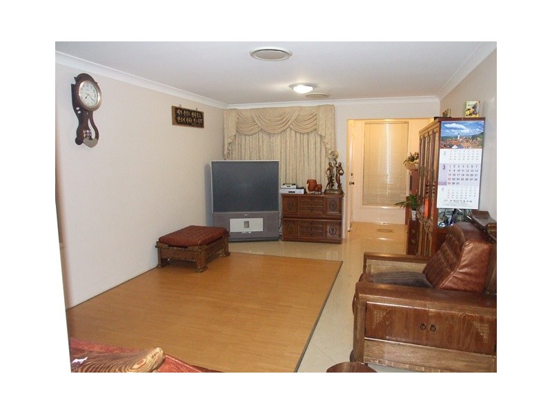 9B Carinya Rd, Girraween NSW 2145