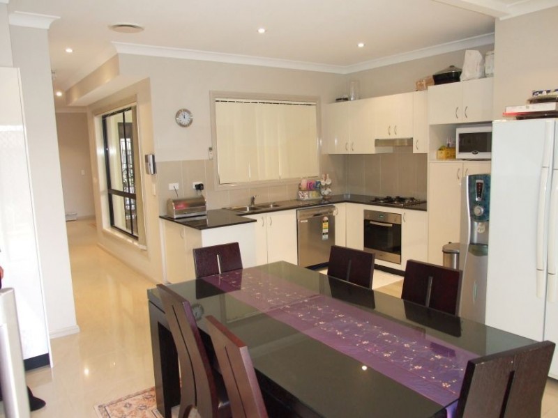 22 John Marie Pl (80-82 Rogers St Roseland), Kingsgrove NSW 2208