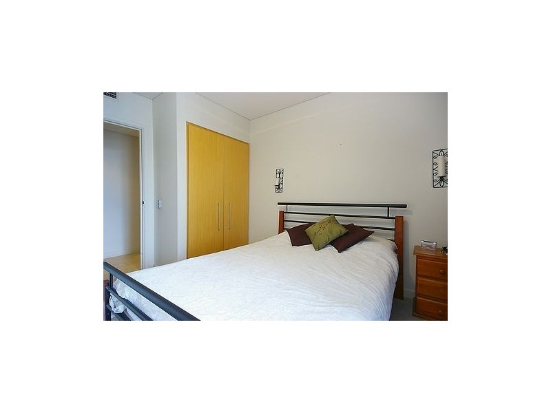 2203/2 Dind Street, Milsons Point NSW 2061