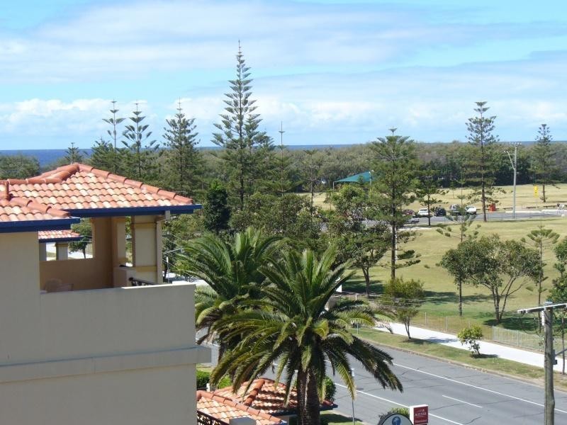 Broadbeach QLD 4218