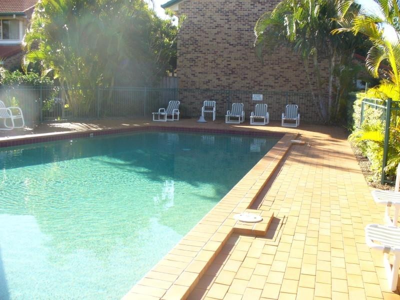 Clear Island Waters QLD 4226