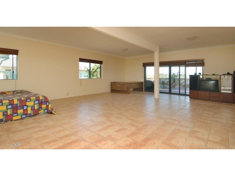 11 Maryland Avenue, Carrara QLD 4211