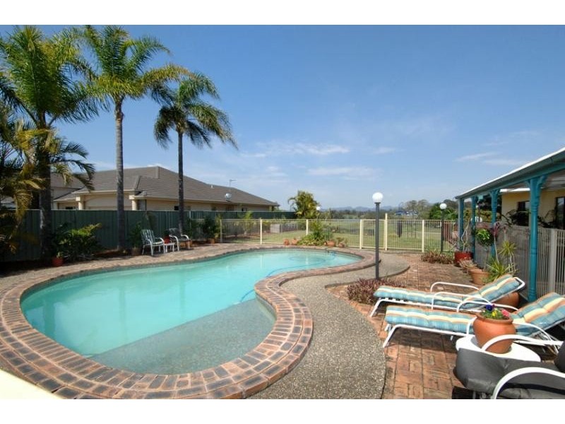 11 Maryland Avenue, Carrara QLD 4211