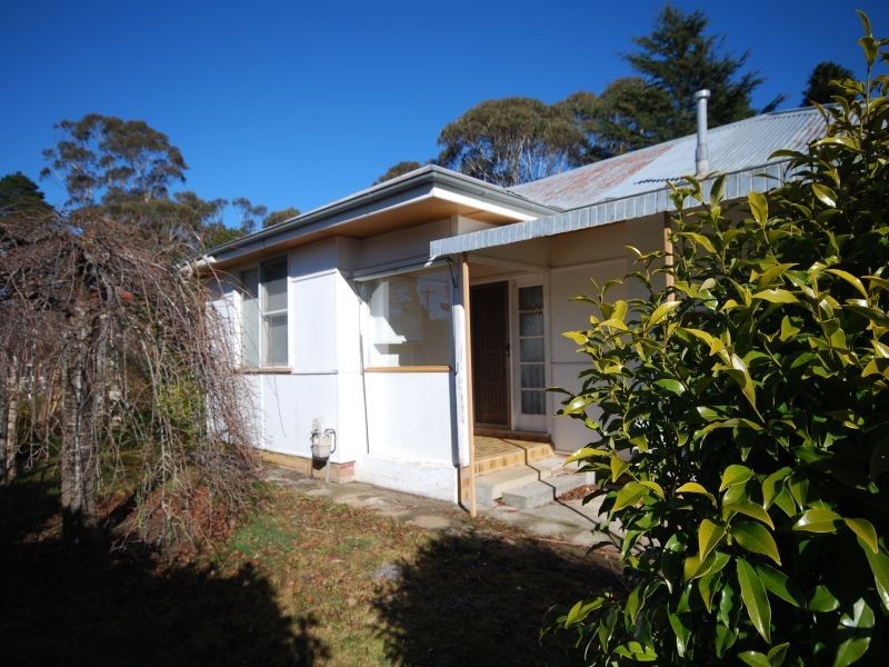 9 Whinmoor Street, Katoomba NSW 2780