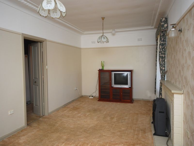 9 Whinmoor Street, Katoomba NSW 2780