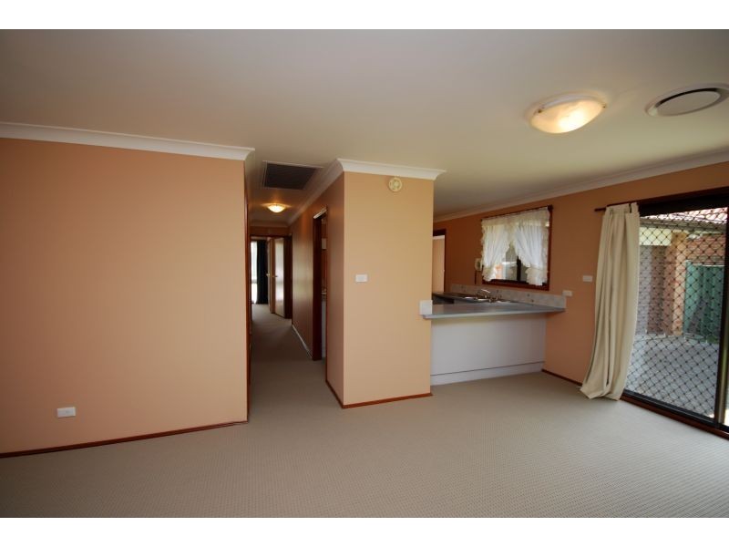 19 Lamartine Ave, Wentworth Falls NSW 2782