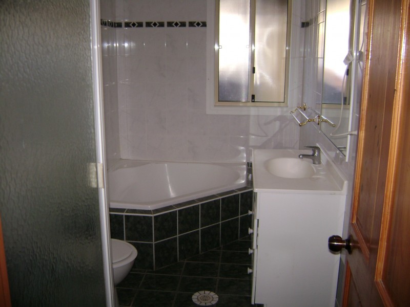 25 allowrie rd, Villawood NSW 2163