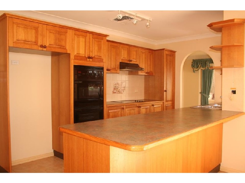 11 Silvereye Close, Glenmore Park NSW 2745