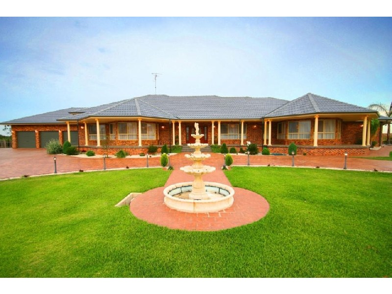 Greenhills Drive, Silverdale NSW 2752