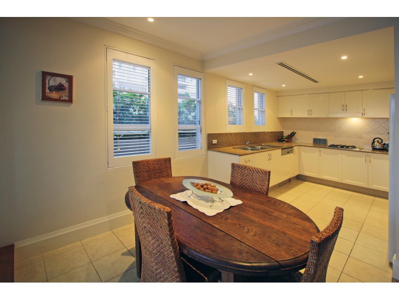 16/2 Juniper Drive, Breakfast Point NSW 2137