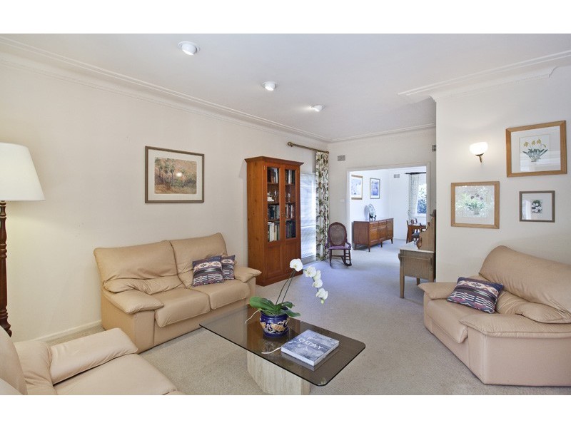 16 Kooloona Crescent, West Pymble NSW 2073