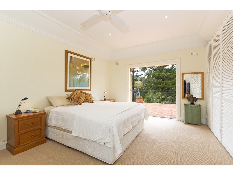 44 Sugarloaf Crescent, Castlecrag NSW 2068