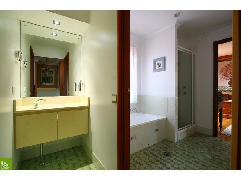 25 Kooranga Crescent, Cordeaux Heights NSW 2526