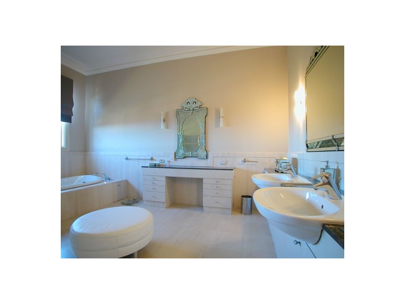 64 Wellington Drive, Balgownie NSW 2519