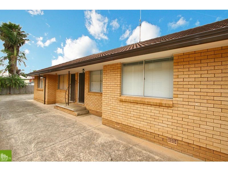 2/18 Lendine Street, Barrack Heights NSW 2528