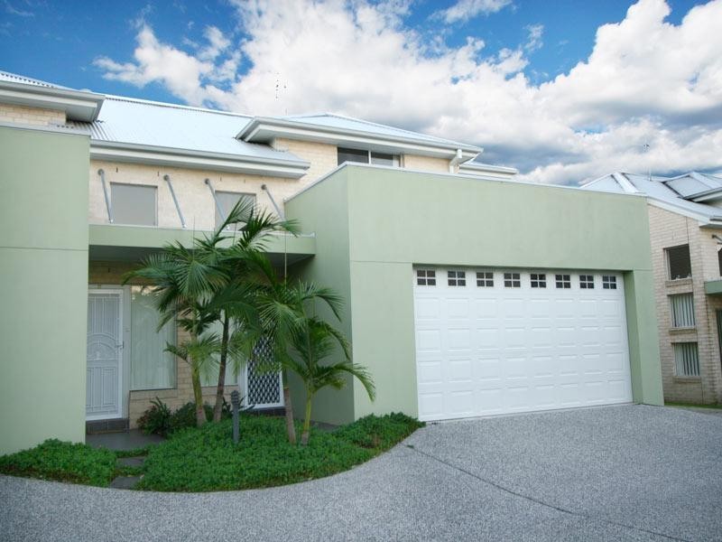 18/4a Tallegalla Street, Unanderra NSW 2526