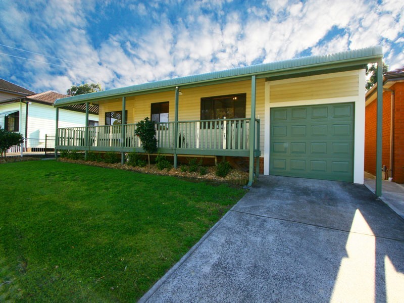 16 Rickard Road, Unanderra NSW 2526