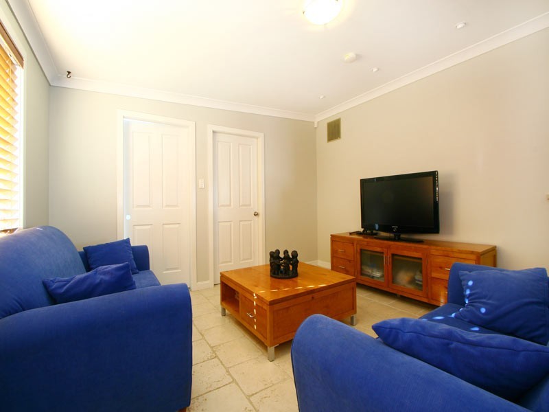 16 Rickard Road, Unanderra NSW 2526