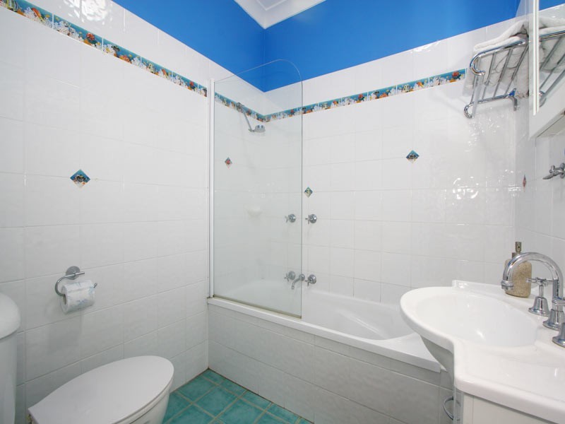 16 Rickard Road, Unanderra NSW 2526