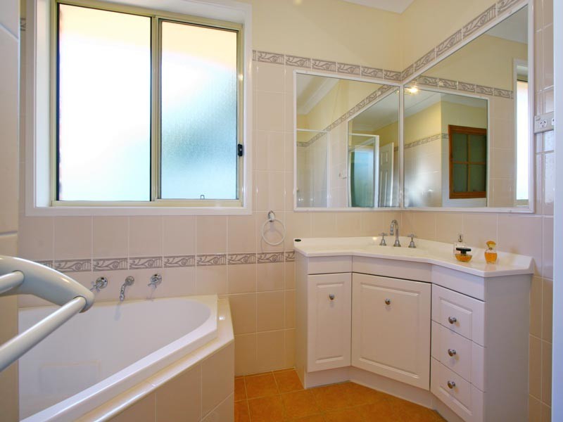 2/24 Station Street, Corrimal East NSW 2518