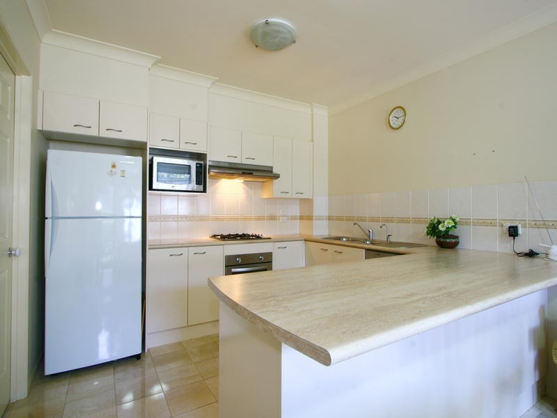 17/4a Tallegalla Street, Unanderra NSW 2526