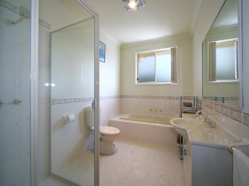 17/4a Tallegalla Street, Unanderra NSW 2526