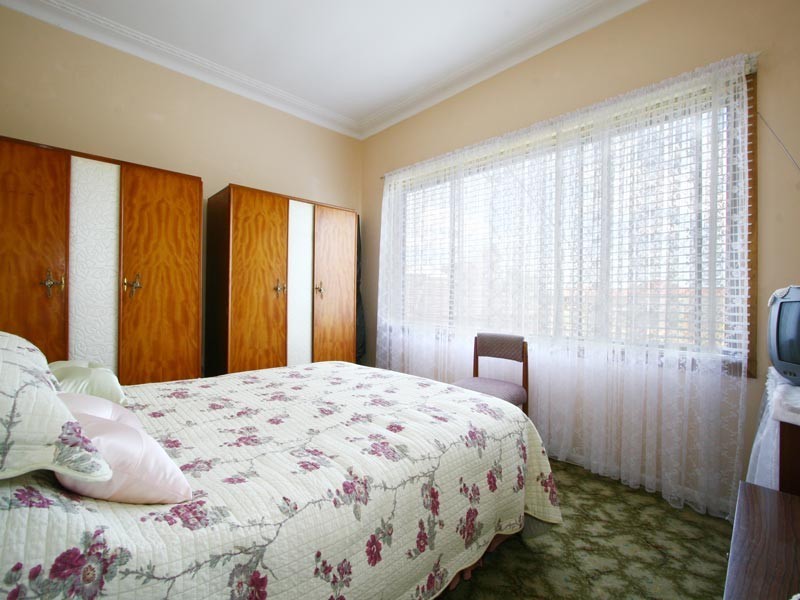 4 Ranchby Ave, Lake Heights NSW 2502