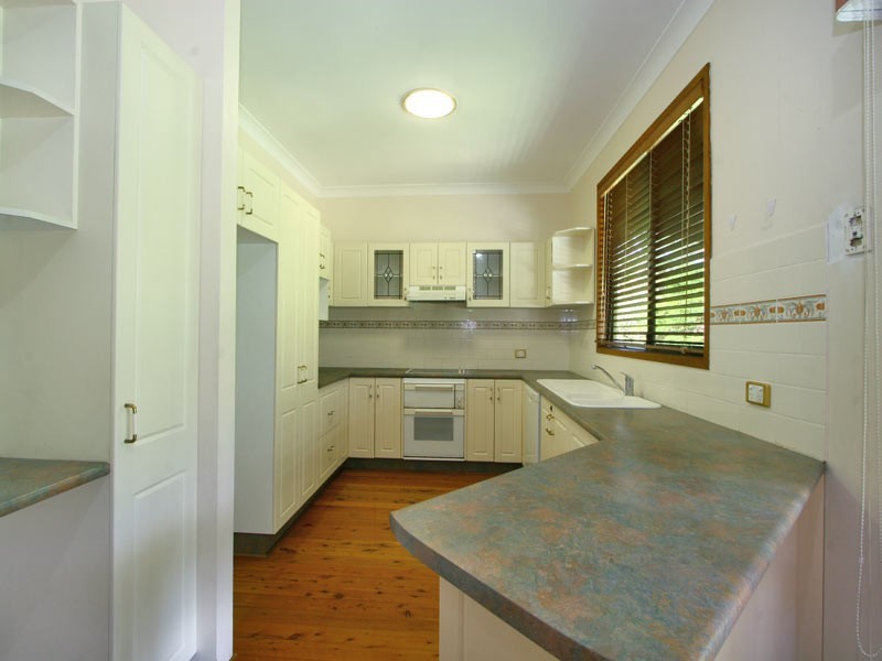 32 Loch Carron Ave, Farmborough Heights NSW 2526