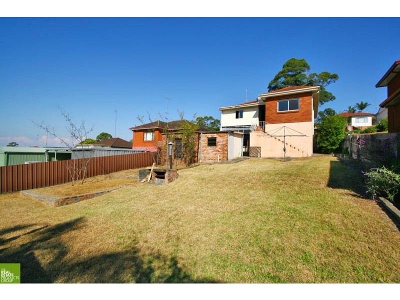 34 Beatus Street, Unanderra NSW 2526