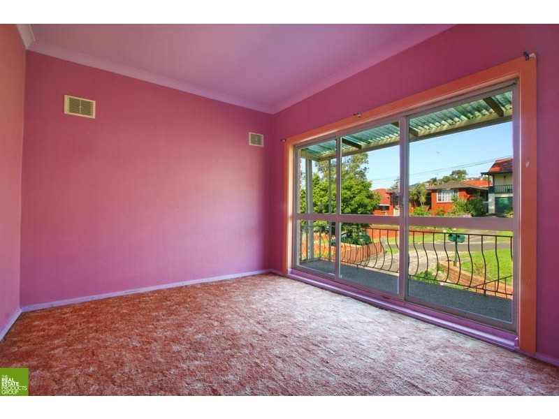 34 Beatus Street, Unanderra NSW 2526