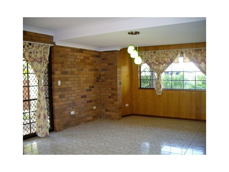 8 COSMIC STREET, Robertson QLD 4109