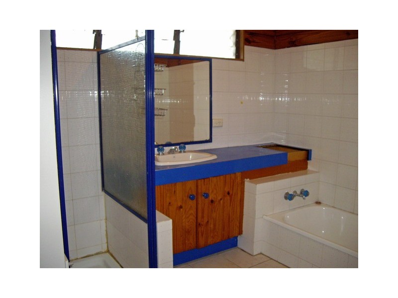 8 COSMIC STREET, Robertson QLD 4109