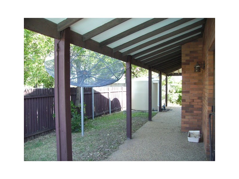 8 COSMIC STREET, Robertson QLD 4109