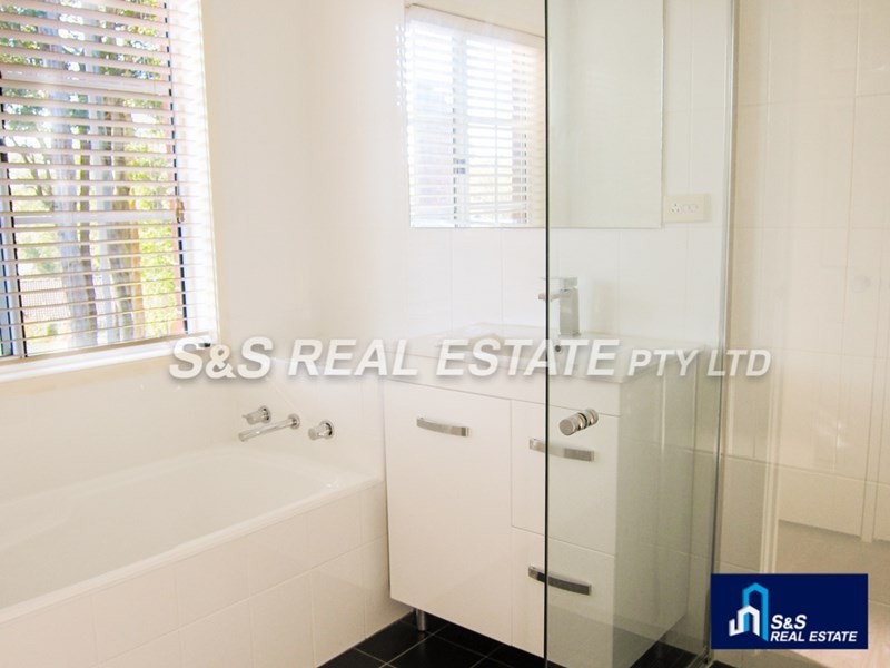 3 Somerset Way, Castle Hill NSW 2154