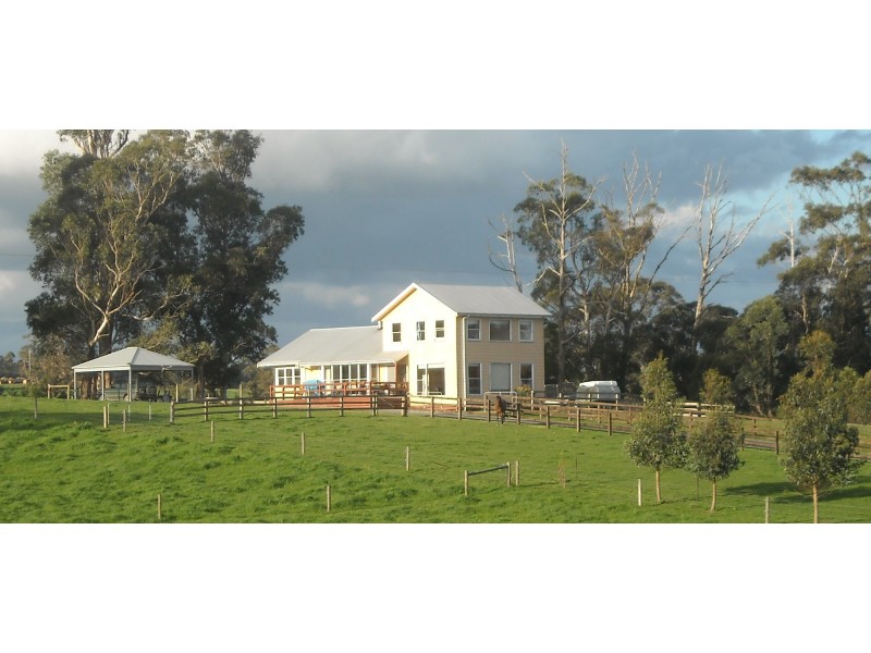 49 Cobbledick Road, Drouin South VIC 3818